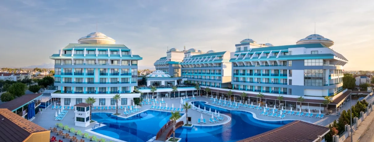 vue d'ensemble de le façade de l'hôtel