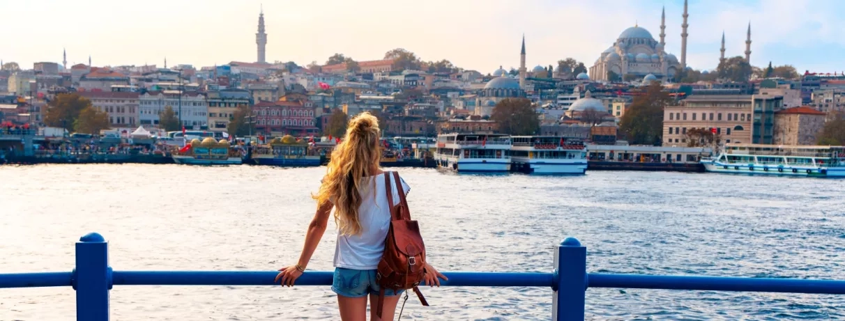 vue sur le fleuve et le centre ville d'Istanbul