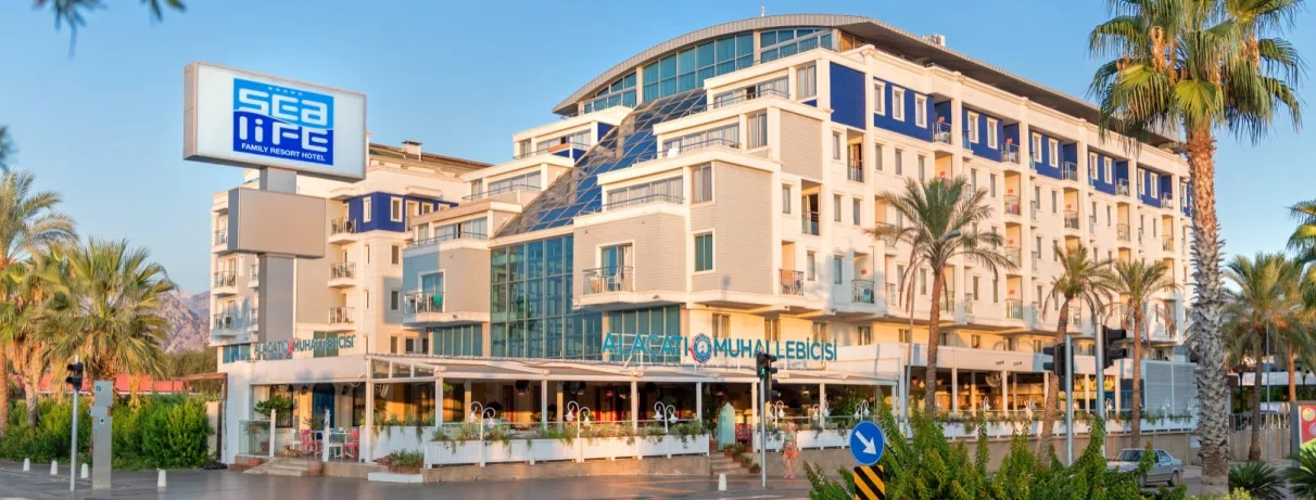 vue d'ensemble de la façade de l'hôtel