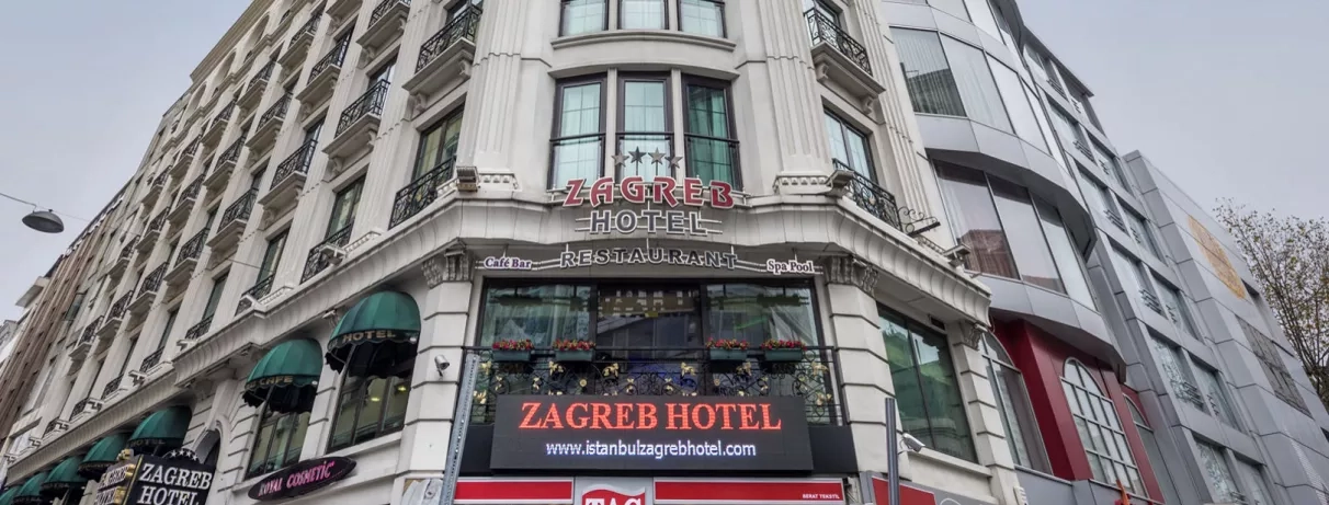 vue de la façade de l'hôtel