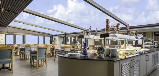 salle de restaurant avec ne vue panoramique