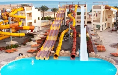 AQUAPARK, tobogans, trois piscines extérieur, plage, palmiers