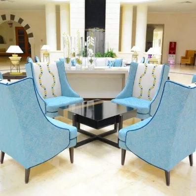 hall hôtel fauteuils bleus