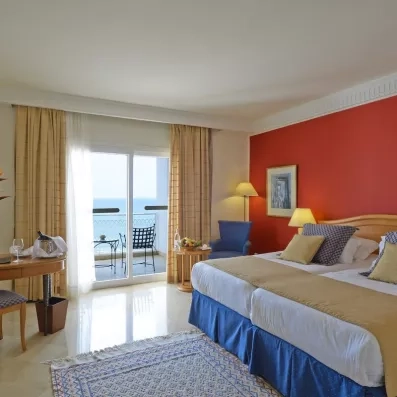 chambre vue extérieure avec 2 lits collés