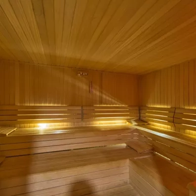espace de détente avec un sauna