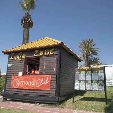 Kiosque Info Zone et Teenager Club du Mondi Club One Resort Jockey pour l'animation des adolescents en vacances.
