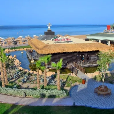 Restaurant de plage "Mexican Bar" en bord de Mer Rouge au Tropitel Sahl Hasheesh, Hurghada.
