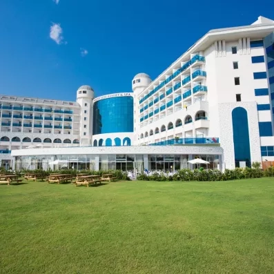 vue de la façade extérieur de l'hôtel