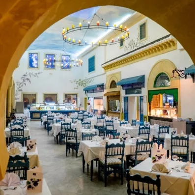 restaurant avec décoration typique