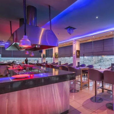 restaurant avec lumière d'ambiance