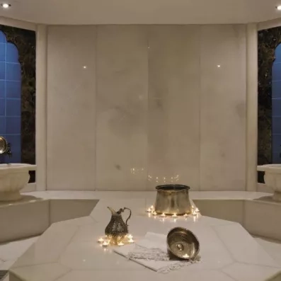 espace de détente avec un bain turc 