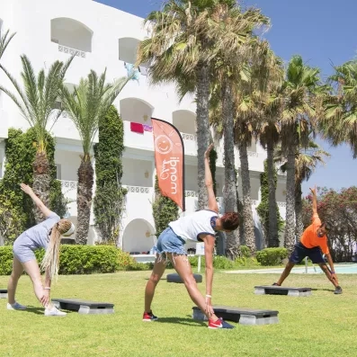 Animation step proposée aux clients, encadrée par un animateur représentant Mondial Tourisme