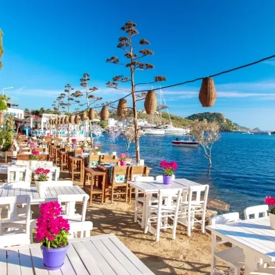 restaurant et bar sur la plage à bodrum