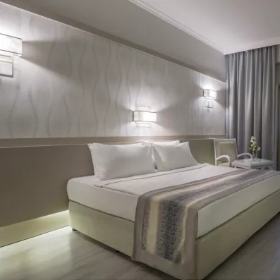 chambre standard avec un grand lit double