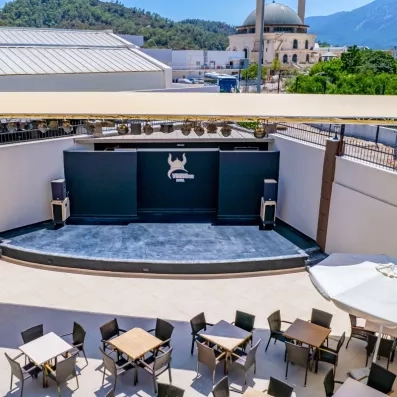 théâtre extérieur en pleine journée