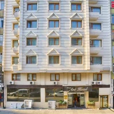 façade extérieur de l'hôtel