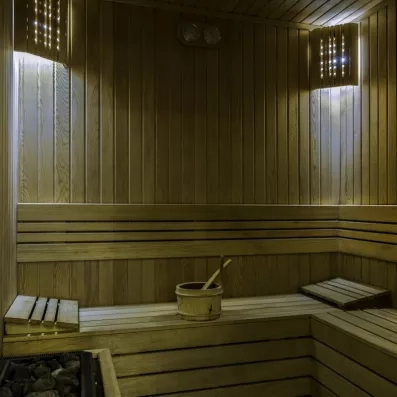 espace de détente avec un sauna