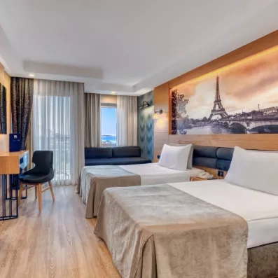 chambre avec deux lits simples