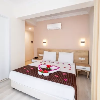 chambre avec un lit double