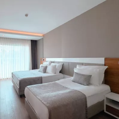 chambre standard avec deux lits doubles