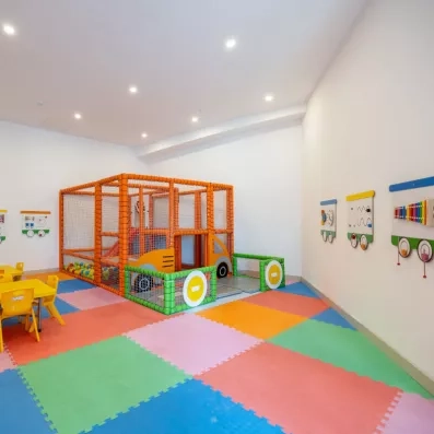 aire de jeux intérieur pour enfant