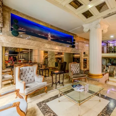 hall d'entrée avec des beaux fauteuils