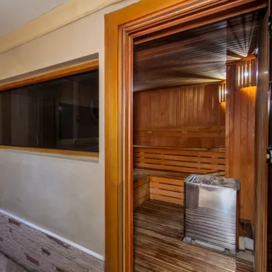 espace de détente avec un sauna