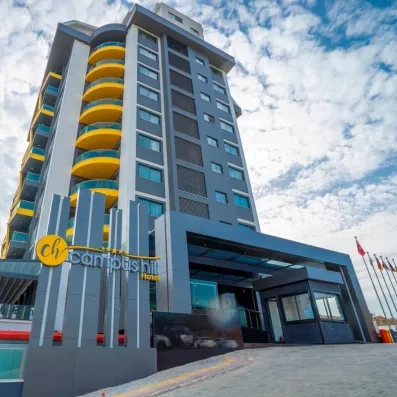 façade extérieure du bâtiment de l'hôtel