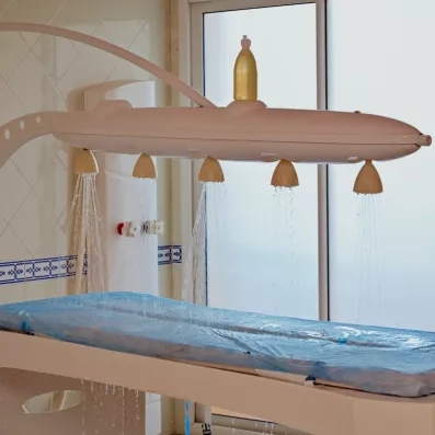 soin a jet d'eau salon esthétique 