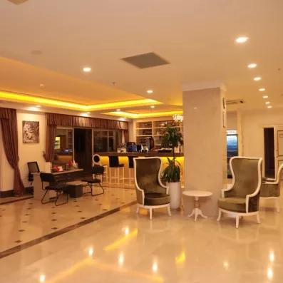 hall d'entrée avec fauteuils