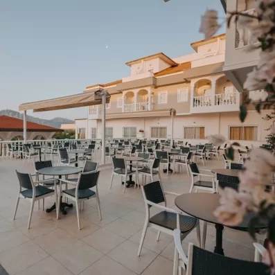 salle de restaurant extérieur