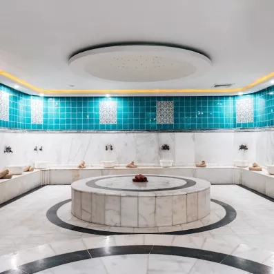 espace détente avec un bain turc