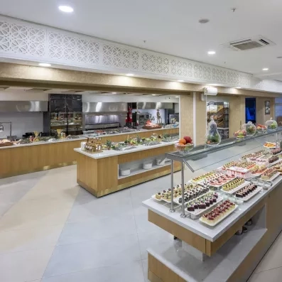 plusieurs comptoir à buffet 