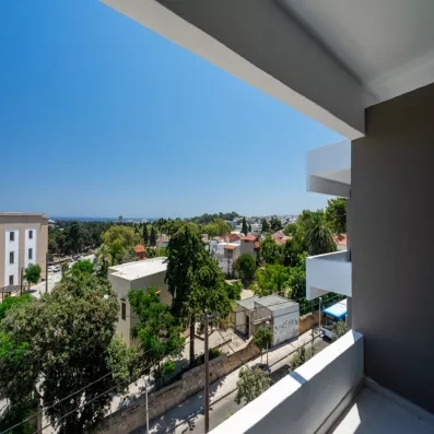 Vue de la terrasse depuis la chambre, mer, ciel bleu, vue mer