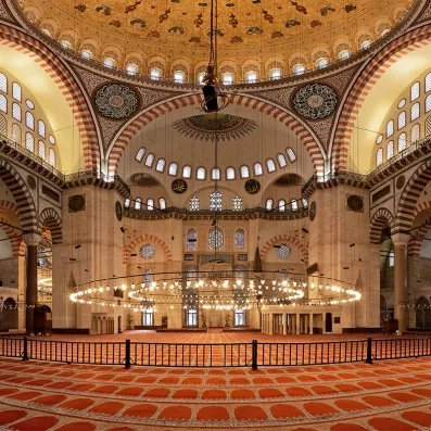 Mosquée Süleymaniye d’Istanbul surplombant la Corne d’Or, chef‑d’œuvre de l’architecture ottomane.