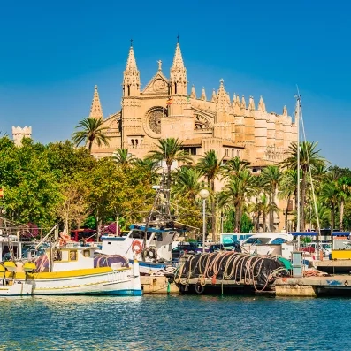Cathédrale de Palma de Majorque, joyau gothique face au port, monument emblématique des Baléares