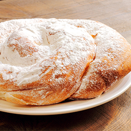 Ensaimada de Majorque, brioche feuilletée sucrée emblématique, pâtisserie typique des îles Baléares