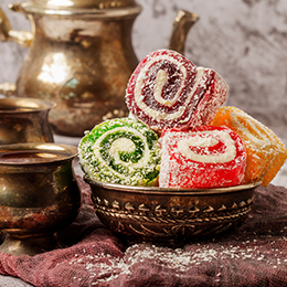 Loukoum turc aux parfums fruités et à la rose, confiserie traditionnelle à déguster lors d’un voyage en Turquie.